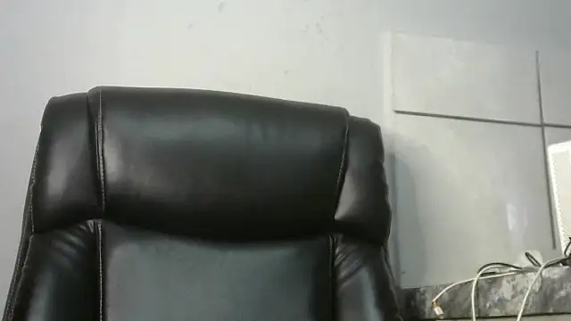 Snapshot of NippleMilkXx chatting on 05-01-26, 12:21 NippleMilkXx online show from 05-01-26, 12:21