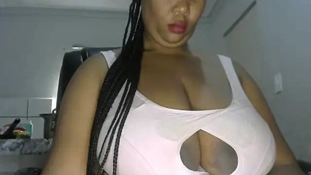 Snapshot of NippleMilkXx chatting on 05-31-26, 06:10 NippleMilkXx online show from 05-31-26, 06:10
