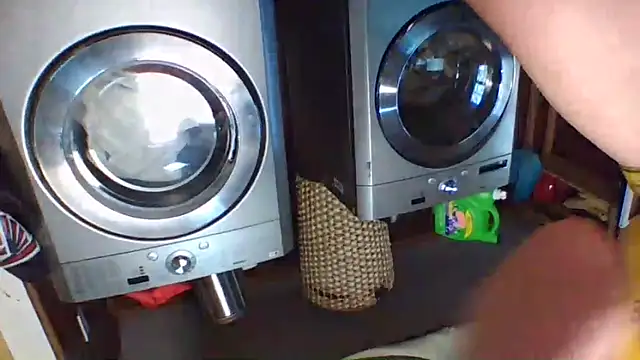 Snapshot of trash4cash chatting on 10-14-25, 07:14 trash4cash online show from 10-14-25, 07:14