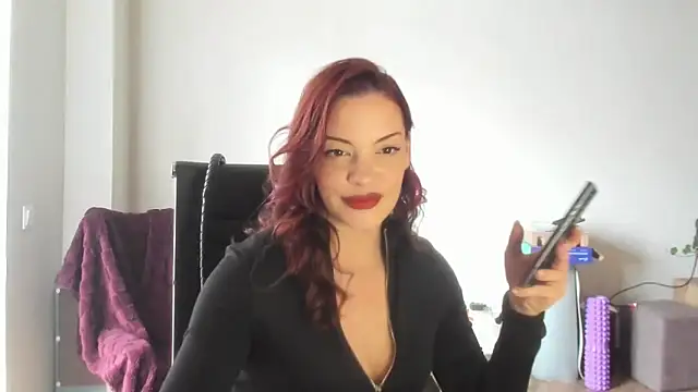 Snapshot of LilliLowexox chatting on 02-24-26, 12:14 LilliLowexox online show from 02-24-26, 12:14