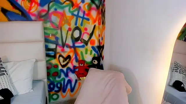 Snapshot of Liana_Bernocchi chatting on 09-19-25, 07:58 Liana Bernocchi online show from 09-19-25, 07:58