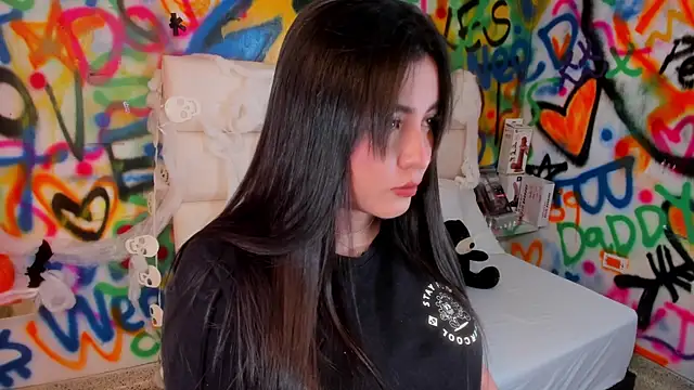 Snapshot of Liana_Bernocchi chatting on 10-19-25, 08:09 Liana Bernocchi online show from 10-19-25, 08:09