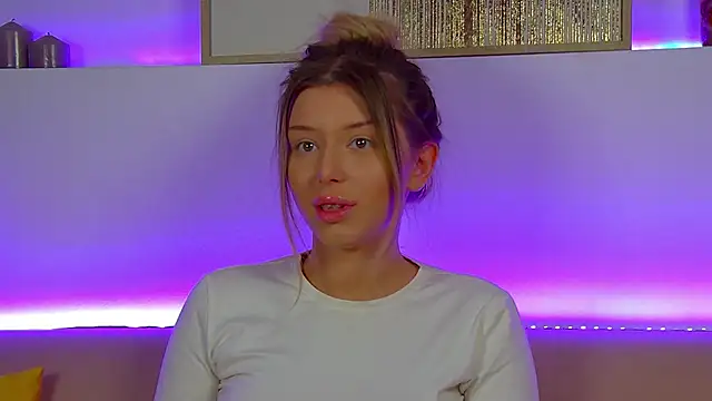 LiliaBianka online show from 02-28-25, 09:47