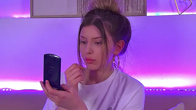 LiliaBianka online show from 03-18-25, 12:47