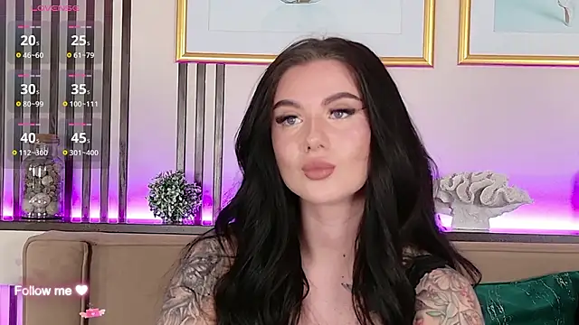 Snapshot of CarolinePrescott chatting on 03-22-26, 08:34 CarolinePrescott online show from 03-22-26, 08:34