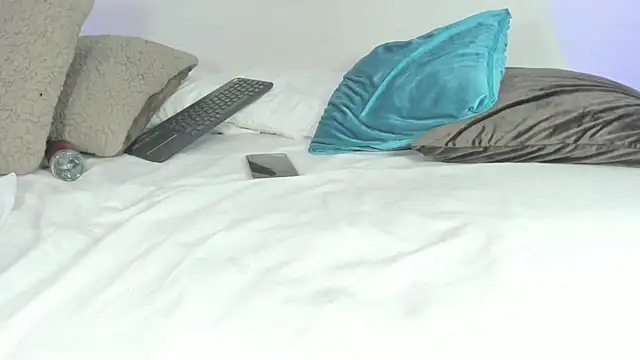 Snapshot of Thedol1 chatting on 01-19-25, 11:34 Thedol1 online show from 01-19-25, 11:34