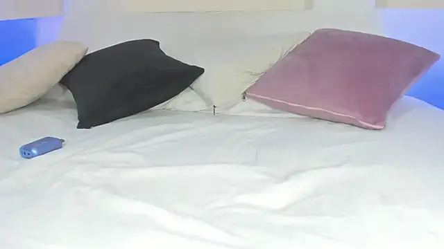 Snapshot of Thedol1 chatting on 01-26-25, 05:13 Thedol1 online show from 01-26-25, 05:13