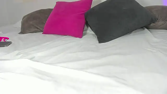 Snapshot of Thedol1 chatting on 03-04-25, 07:08 Thedol1 online show from 03-04-25, 07:08