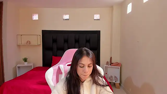 shanakendal2 online show from 01-18-25, 07:37