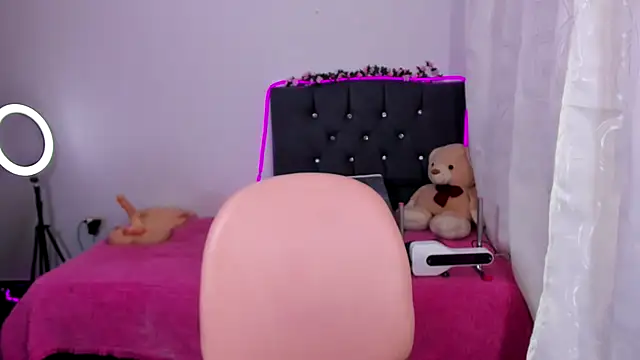 Snapshot of CataleyaHot_132 chatting on 11-07-25, 04:34 CataleyaHot 132 online show from 11-07-25, 04:34