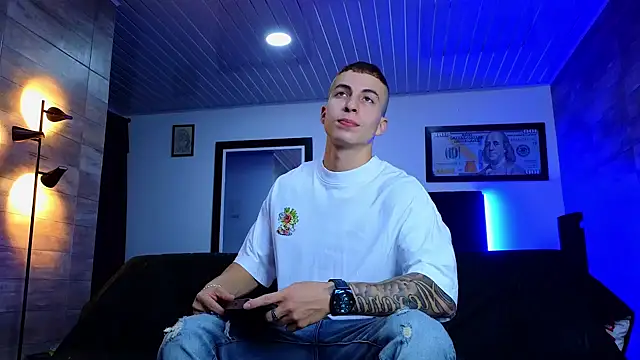 Snapshot of AsmodeoCox chatting on 02-26-25, 02:26 AsmodeoCox online show from 02-26-25, 02:26