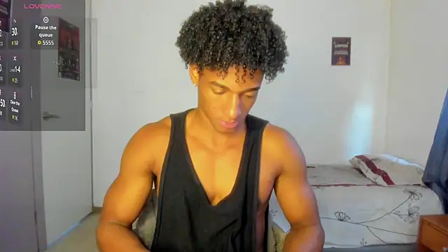 Snapshot of Malkongarcia chatting on 09-18-25, 02:08 Malkongarcia online show from 09-18-25, 02:08