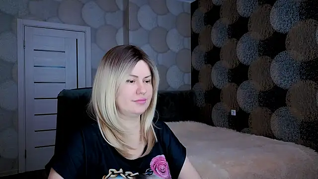 Snapshot of natusik chatting on 02-18-25, 04:15 natusik online show from 02-18-25, 04:15