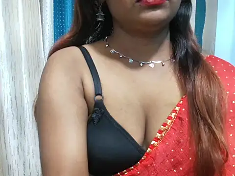 Snapshot of Mayra_baby chatting on 11-21-25, 05:33 Mayra baby online show from 11-21-25, 05:33