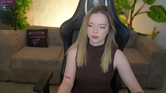 Snapshot of Cassy-Celestial_ chatting on 02-21-26, 08:26 Cassy-Celestial online show from 02-21-26, 08:26