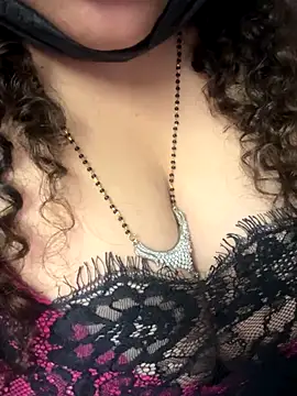 Snapshot of Snehameoww@xh chatting on 11-14-25, 05:00 Snehameowwxh online show from 11-14-25, 05:00