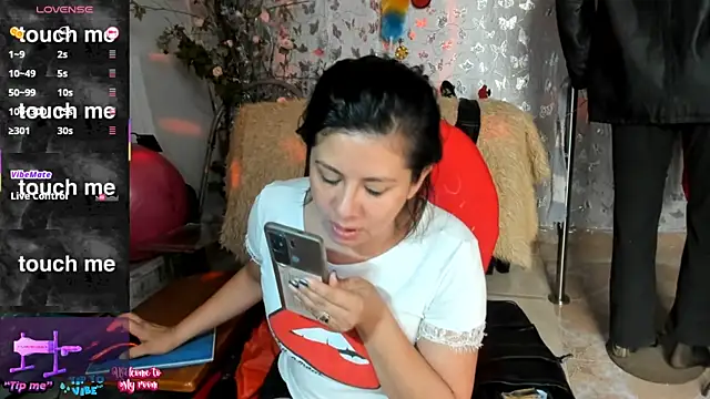Snapshot of Erlinda-engel chatting on 06-14-26, 01:46 Erlinda-engel online show from 06-14-26, 01:46