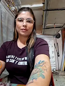 Juliietha servas online show from 01-16-25, 03:02