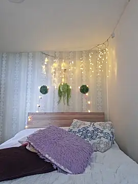 Juliietha servas online show from 02-22-26, 07:12