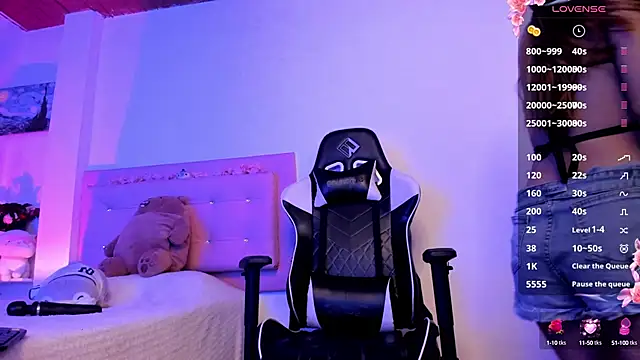 Snapshot of little_jade chatting on 02-05-25, 05:31 little jade online show from 02-05-25, 05:31