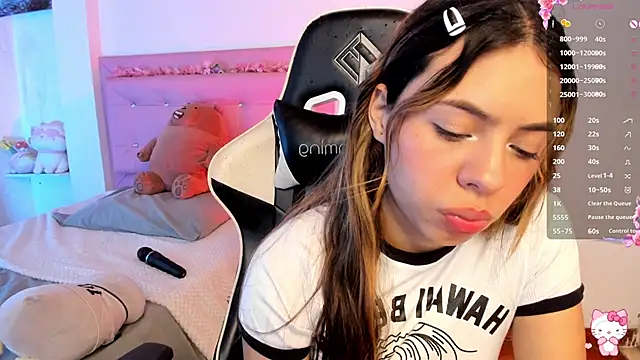 Snapshot of little_jade chatting on 03-12-25, 12:10 little jade online show from 03-12-25, 12:10