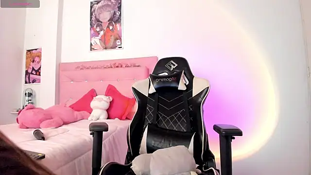 Snapshot of little_jade chatting on 10-30-25, 08:09 little jade online show from 10-30-25, 08:09