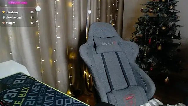 Snapshot of MargoFoxy chatting on 12-15-24, 11:01 MargoFoxy online show from 12-15-24, 11:01