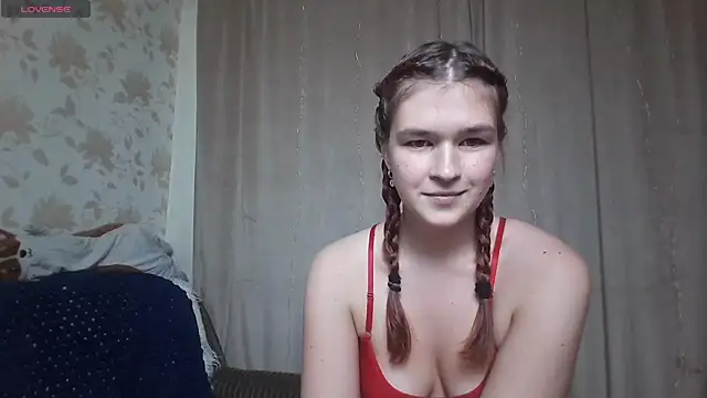 Snapshot of MargoFoxy chatting on 10-28-25, 08:22 MargoFoxy online show from 10-28-25, 08:22