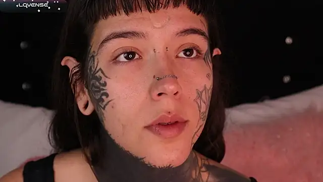 Snapshot of SylveonFox chatting on 02-11-25, 11:54 SylveonFox online show from 02-11-25, 11:54