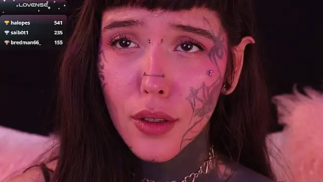 Snapshot of SylveonFox chatting on 02-26-25, 01:11 SylveonFox online show from 02-26-25, 01:11