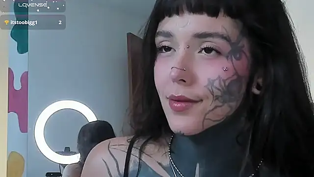 Snapshot of SylveonFox chatting on 03-18-25, 10:48 SylveonFox online show from 03-18-25, 10:48