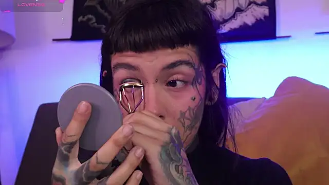 Snapshot of SylveonFox chatting on 10-30-25, 09:00 SylveonFox online show from 10-30-25, 09:00