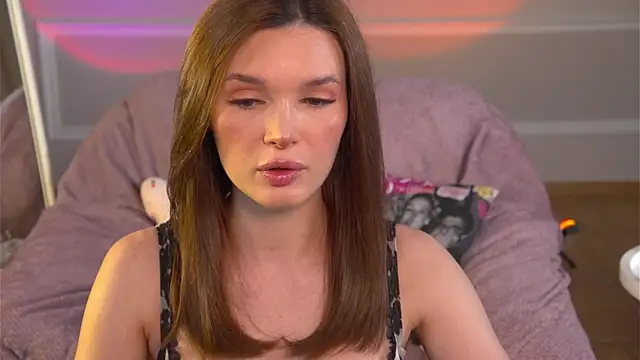 Snapshot of Eva_Golden chatting on 05-15-26, 04:25 Eva Golden online show from 05-15-26, 04:25