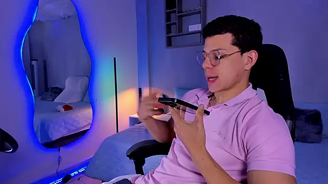 MarcoSullivan online show from 12-17-25, 01:39