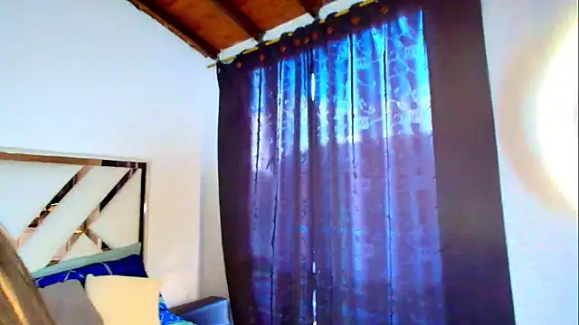 Snapshot of AlixLong chatting on 11-08-25, 09:13 AlixLong online show from 11-08-25, 09:13