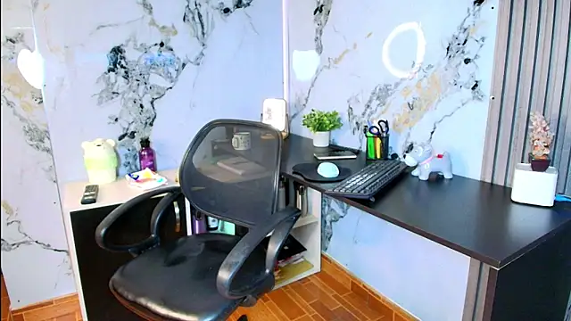 AlixLong online show from 04-18-26, 02:04