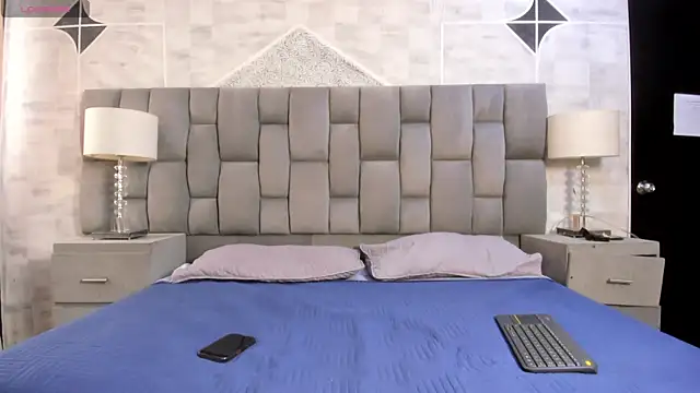 LaurenSnow online show from 04-08-26, 03:34