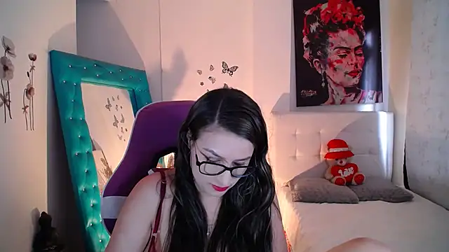 Snapshot of esmeraldaa230 chatting on 09-30-25, 07:52 esmeraldaa230 online show from 09-30-25, 07:52