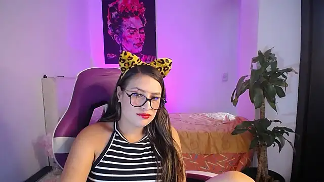 esmeraldaa230 online show from 01-08-26, 08:11