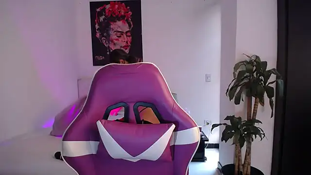 esmeraldaa230 online show from 02-20-26, 06:52