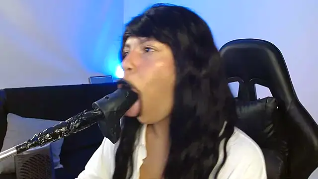 Snapshot of Anabel693 chatting on 02-06-25, 02:15 Anabel693 online show from 02-06-25, 02:15