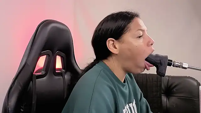 Snapshot of Anabel693 chatting on 12-19-25, 08:49 Anabel693 online show from 12-19-25, 08:49