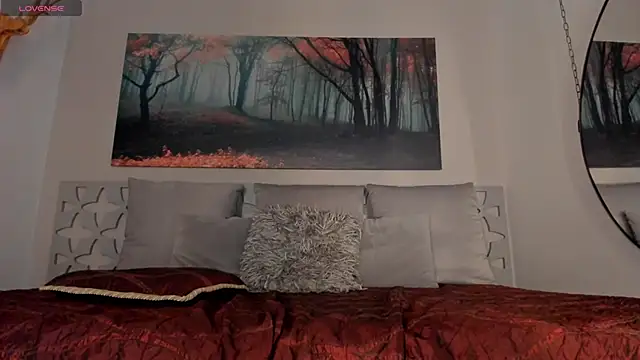 LunaRuso online show from 02-18-25, 10:58