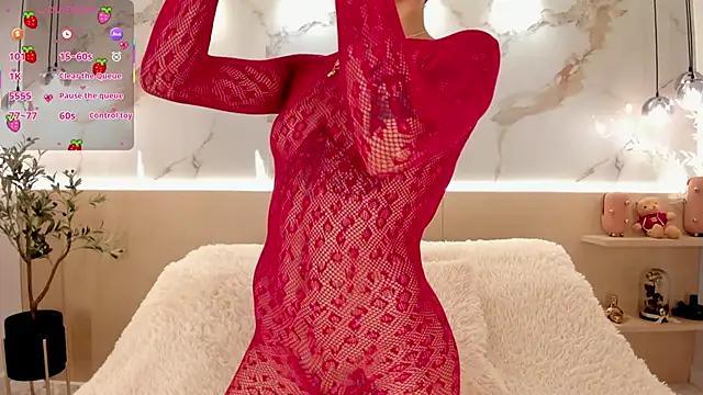 LunaRuso online show from 03-07-26, 04:59