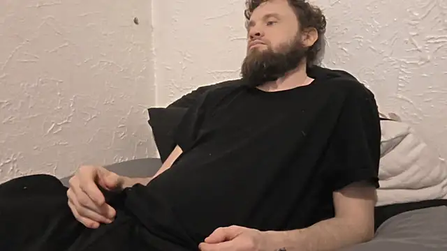 Snapshot of Talenjames4 chatting on 03-03-26, 02:07 Talenjames4 online show from 03-03-26, 02:07