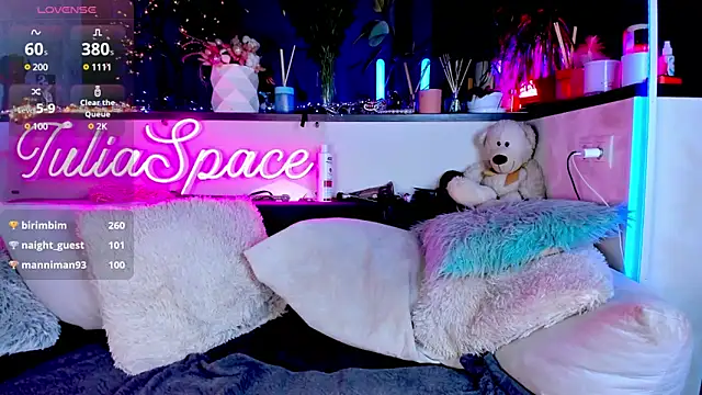 Snapshot of _JuliaSpace_ chatting on 02-16-25, 07:27 JuliaSpace online show from 02-16-25, 07:27