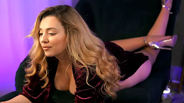 Snapshot of Bailey_Evans chatting on 03-12-25, 12:57 Bailey Evans online show from 03-12-25, 12:57