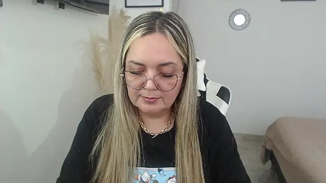 Snapshot of samy_vsn chatting on 04-18-26, 06:34 samy vsn online show from 04-18-26, 06:34