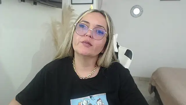 Snapshot of samy_vsn chatting on 04-18-26, 07:58 samy vsn online show from 04-18-26, 07:58
