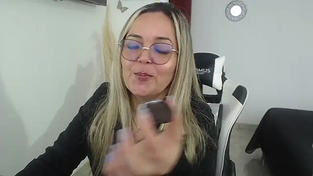 Snapshot of samy_vsn chatting on 05-20-26, 06:58 samy vsn online show from 05-20-26, 06:58